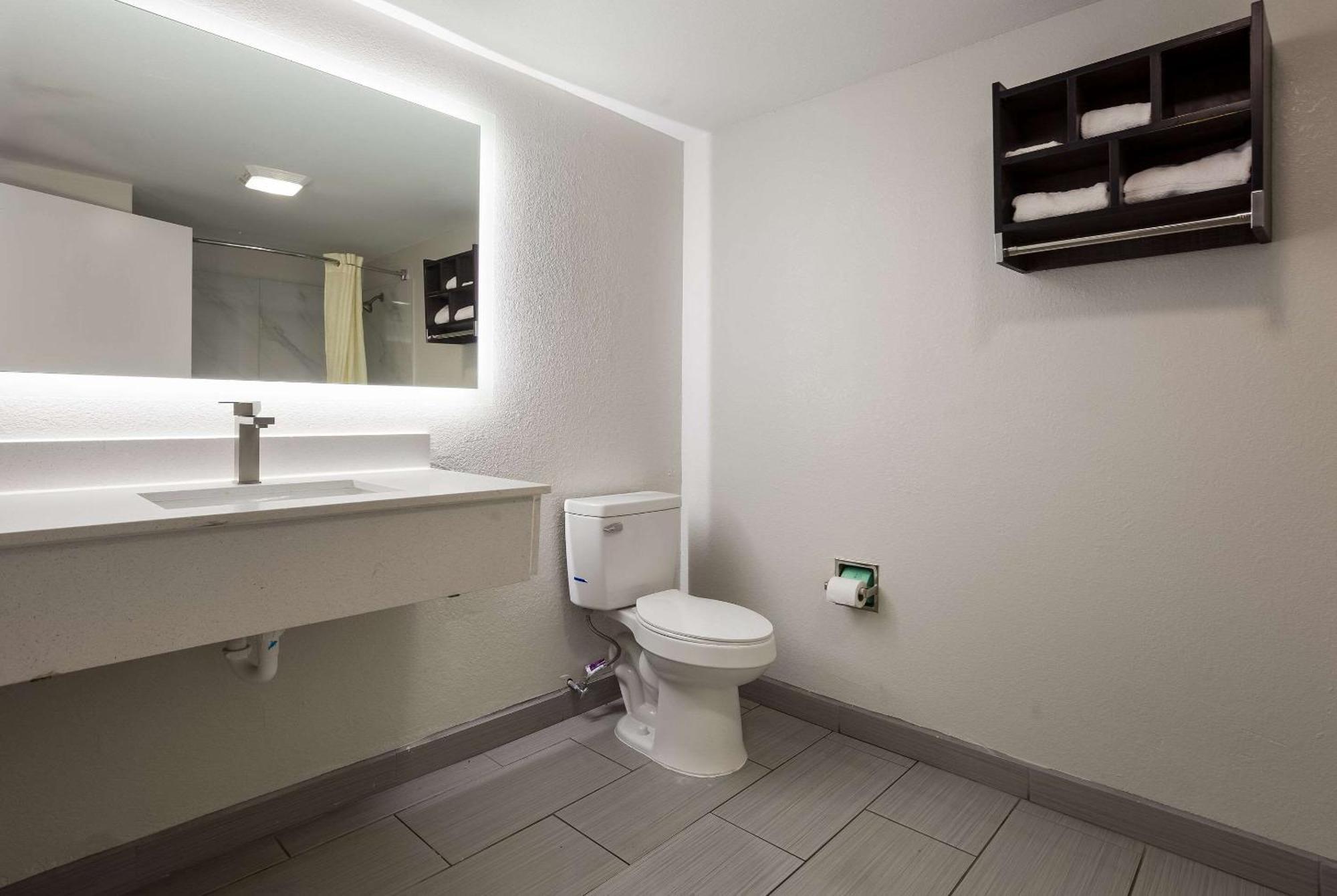 Econo Lodge Mobile Eksteriør billede